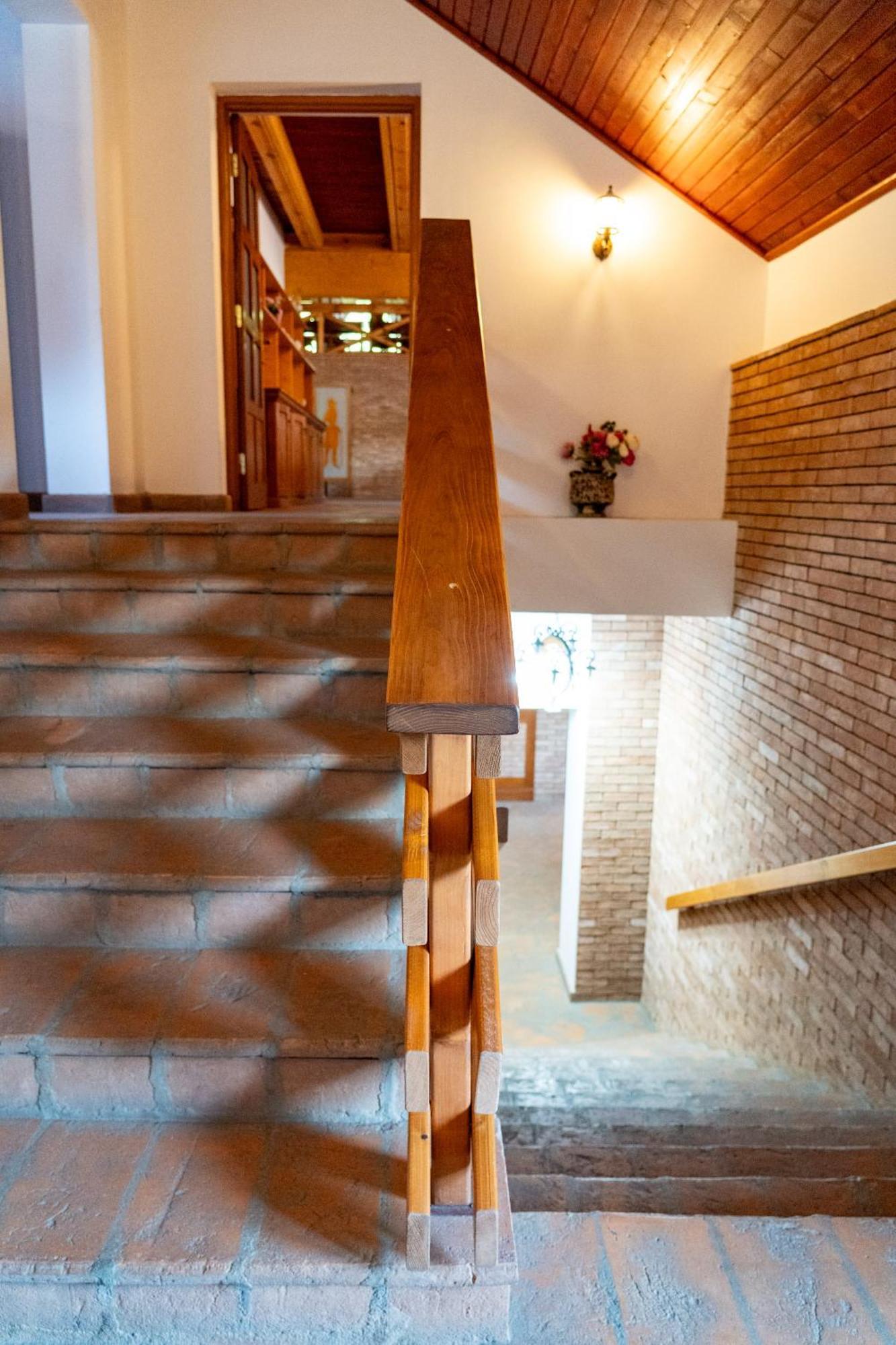 5.Evszak Hotell Sfântu-Gheorghe Exteriör bild