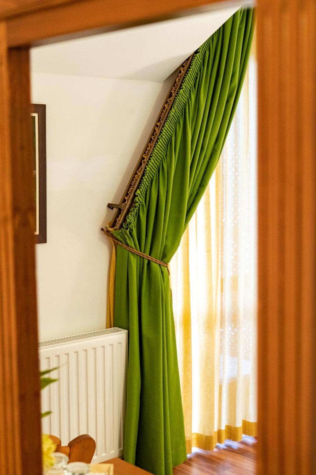 5.Evszak Hotell Sfântu-Gheorghe Exteriör bild