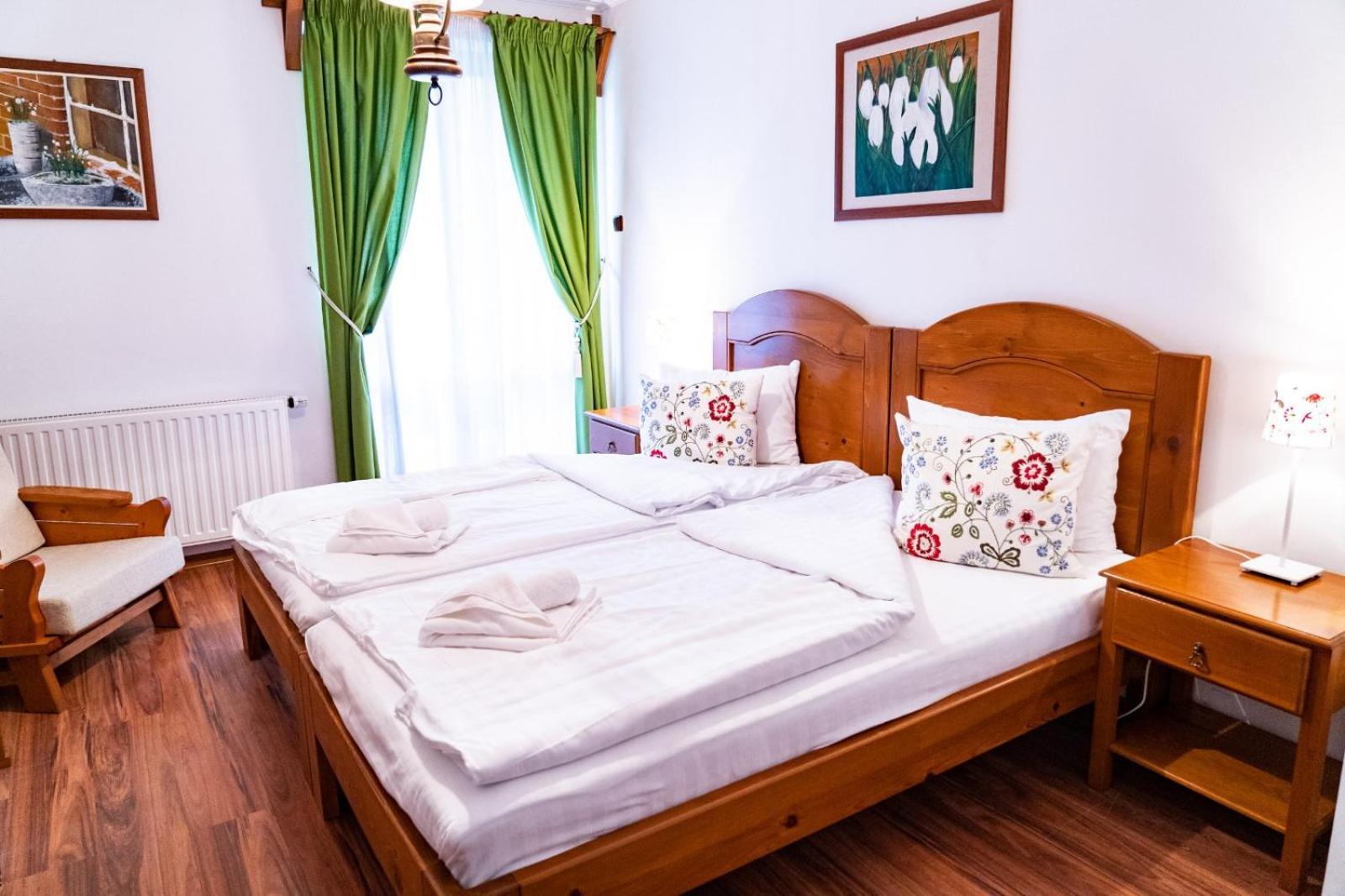 5.Evszak Hotell Sfântu-Gheorghe Exteriör bild